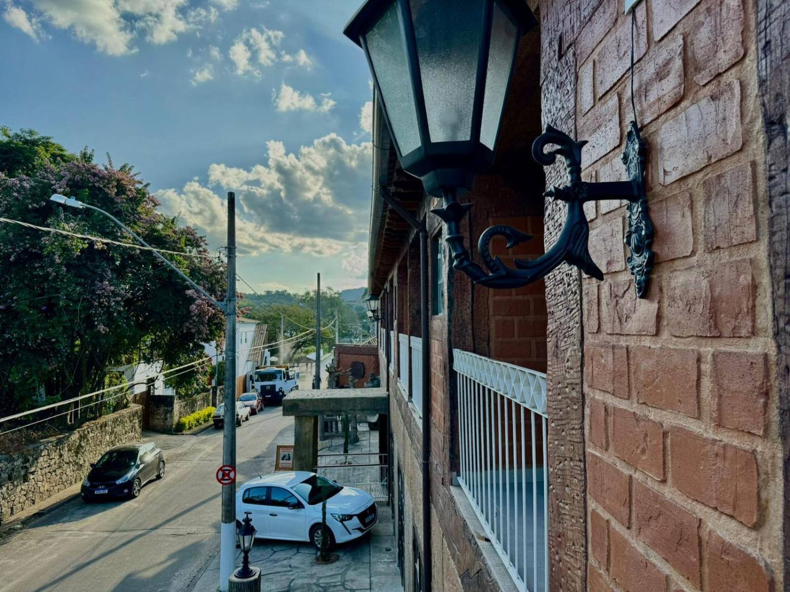Apartamentos A 200M Do Centro - Hospedaria Villa Da Pedra Tiradentes Ngoại thất bức ảnh